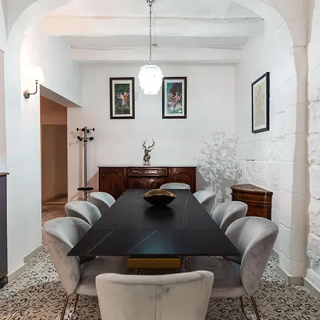 Affittacamere 5 At Palazzo Seraphim Boutique Living In St Julians